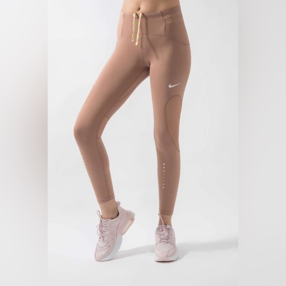 Nike Desert Dust Icon Clash Speed 7/8 Leggings Size Small